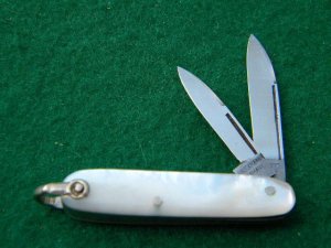 E Bruckmann Germany Pearl 2 Blade Mini - C. 1891-1956