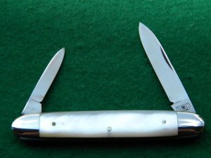 E Bruckmann Ohligs-Solingen, Germany Pearl 2 Blade - C. 1891-1956