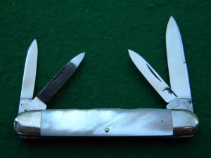 E Bruckmann Ohligs-Solingen, Germany Pearl 4 Blade - C. 1891-1956