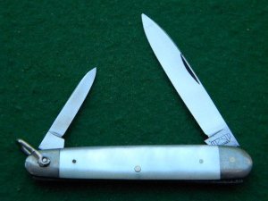 E Bruckmann Ohligs-Solingen, Germany Pearl 2 Blade w/Bail - C. 1891-1956
