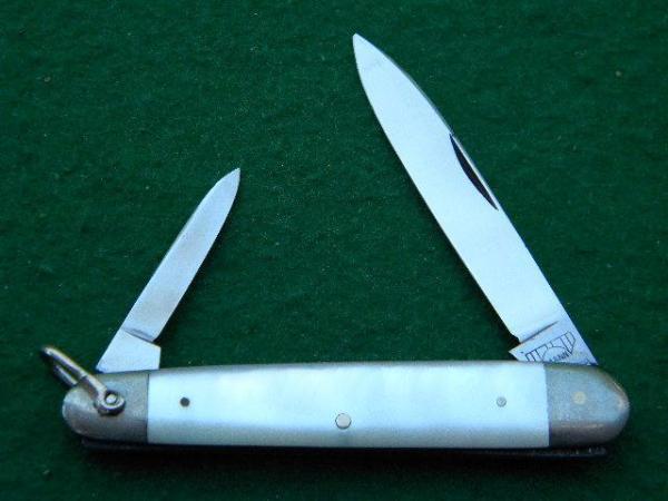 E Bruckmann Ohligs-Solingen, Germany Pearl 2 Blade w/Bail - C. 1891-1956 E Bruckmann Ohligs-Solingen, Germany Pearl 2 Blade w/Bail - C. 1891-1956