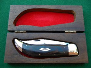 Rare Case XX P172 USA 1969 (2 Line Stamp) Wood Buffalo Clasp Knife with Original Wood Display - Mint