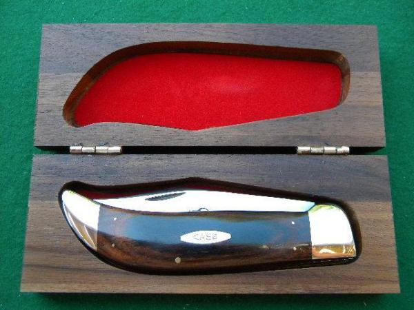 Case XX P172 3 Dot (1977) Wood Buffalo Clasp Knife with Original Wood Display - Mint Case XX P172 3 Dot (1977) Wood Buffalo Clasp Knife with Original Wood Display - Mint