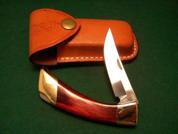 Browning USA Brass/Wood Lockback Knife and Leather Pouch Browning USA Brass/Wood Lockback Knife and Leather Pouch