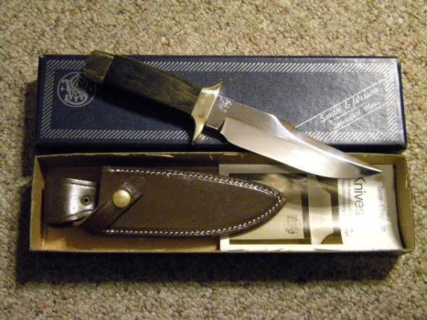 Smith & Wesson USA 6010 Bowie Sheath Knife c.1974 Smith & Wesson USA 6010 Bowie Sheath Knife c.1974