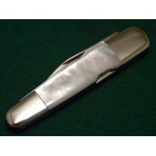Parker Cut. Co. Japan Pearl Lockback Whittler - 1980 Christmas Knife Parker Cut. Co. Japan Pearl Lockback Whittler - 1980 Christmas Knife