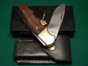 Gerber Portland, OR 97223 USA Folding Magnum Lockback Knife and Leather Pouch - NIB