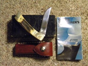 Gerber Portland, OR 97223 USA Folding Sportsman II Lockback Knife and Leather Pouch - NIB