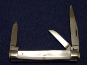 Queen #54 Pearl Stockman Knife Queen Tang Stamp Etched - c.1970's