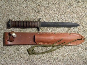 Camillus US M3 Stacked Leather Trench Knife w/Leather Sheath c.1990's