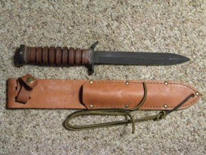 Camillus US M3 Stacked Leather Trench Knife w/Leather Sheath c.1990's