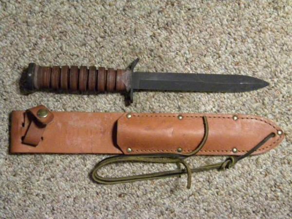 Camillus US M3 Stacked Leather Trench Knife w/Leather Sheath c.1990's