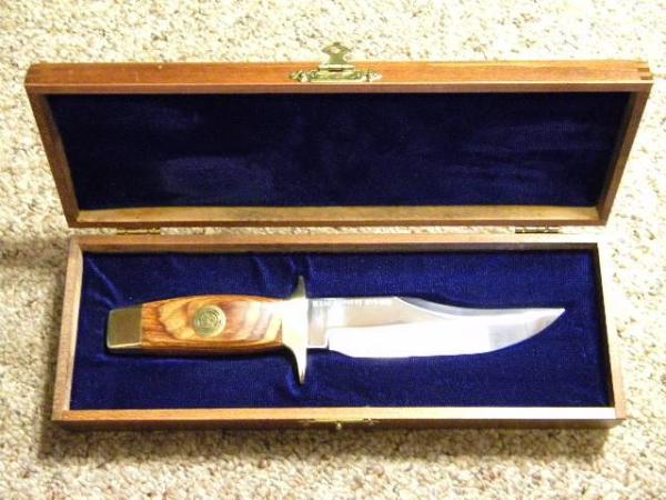 Smith & Wesson USA Texas Ranger Commemorative Bowie Knife c.1973 Smith & Wesson USA Texas Ranger Commemorative Bowie Knife c.1973