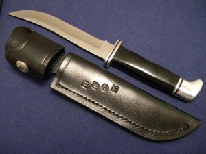Buck 121 USA Black Hunting Sheath Knife c.1994