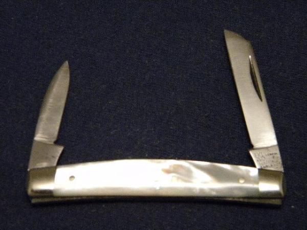 I* X.L. George Wostenholm Sheffield Pearl Half Congress Knife - C. 1890-1971 I* X.L. George Wostenholm Sheffield Pearl Half Congress Knife - C. 1890-1971
