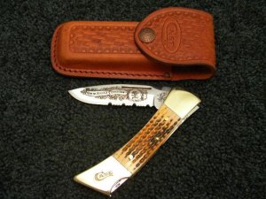 Case XX USA (2005) Bone 59L SS Lockback Knife Serrated Edge Hunting Heritage Collection