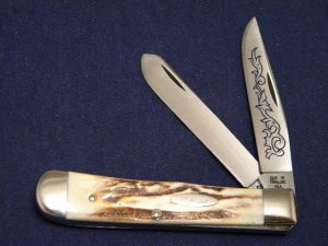 Case XX Stainless USA 3 Dot (1977) Stag 5254 SSP Blue Scroll Trapper Knife - Mint