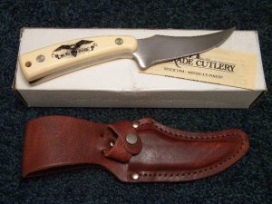 Schrade USA SC205 Scrimshaw Sharpfinger Sheath Knife - NIB