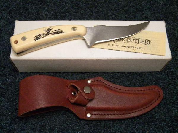 Schrade USA SC205 Scrimshaw Sharpfinger Sheath Knife - NIB Schrade USA SC205 Scrimshaw Sharpfinger Sheath Knife - NIB