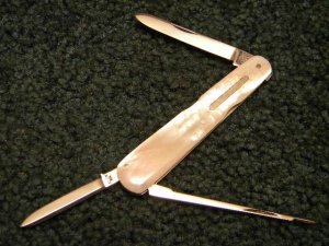 G. Ibberson (Stan Shaw) Sheffileld England 1957 Pearl Lobster Knife - Mint