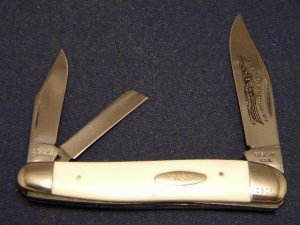Case XX USA 4 Dot 1976 4380 White Composition NKCA Club Knife Whittler