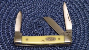 Case XX SS USA 1 Dot (1989) Yellow Composition 33033 SS Little 3 Blade Stockman Knife