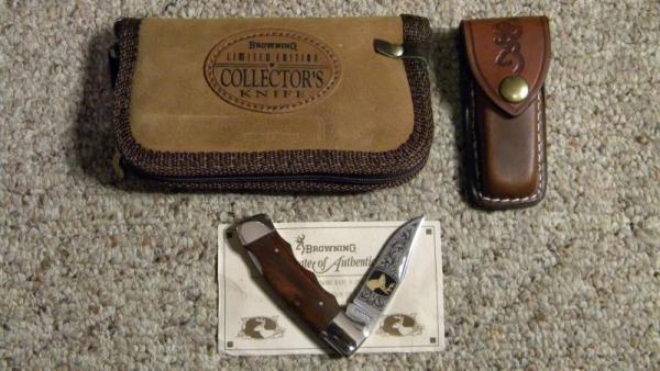 Browning Japan Model 123 Wood Lockback Knife and Leather Pouch Limited Edition of 1000 Browning Japan Model 123 Wood Lockback Knife and Leather Pouch Limited Edition of 1000