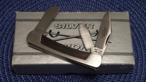 Camillus USA Silver Sword Metal/Wood #834 3 Blade Folding Knife - NIB