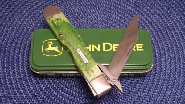 Case XX USA 2002 Bright Green Bone 6111 1/2L SS John Deere Cheetah Knife - NIB Case XX USA 2002 Bright Green Bone 6111 1/2L SS John Deere Cheetah Knife - NIB