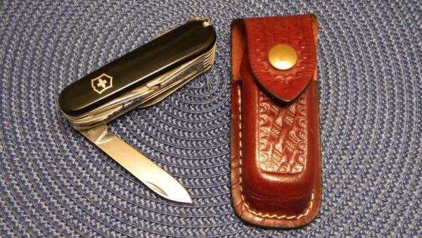 Victorinox Switzerland Stainless Rostfrei Swiss Champ Officier Suisse Swiss Army Knife & Pouch