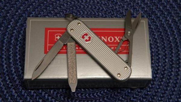 Victorinox Switzerland Stainless Rostfrei Classic Silver Alox Swiss Army Knife - NIB