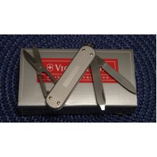 Victorinox Switzerland Stainless Rostfrei Classic Silver Alox Swiss Army Knife - NIB