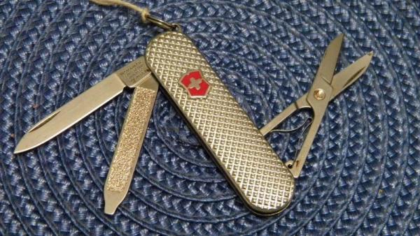 Victorinox Switzerland Stainless Rostfrei Diplomat Silver Alox Swiss Army Knife Victorinox Switzerland Stainless Rostfrei Diplomat Silver Alox Swiss Army Knife
