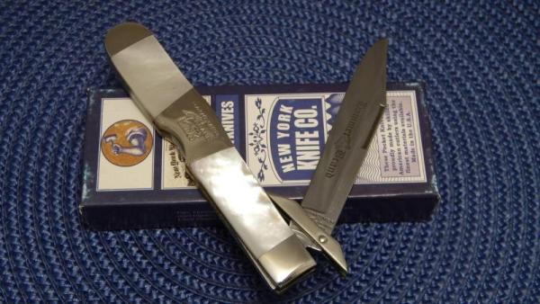 New York Knife Co. Hammer Brand (by Bear) Pearl Swing Guard Lockback Knife c.2000's - NIB New York Knife Co. Hammer Brand (by Bear) Pearl Swing Guard Lockback Knife c.2000's - NIB