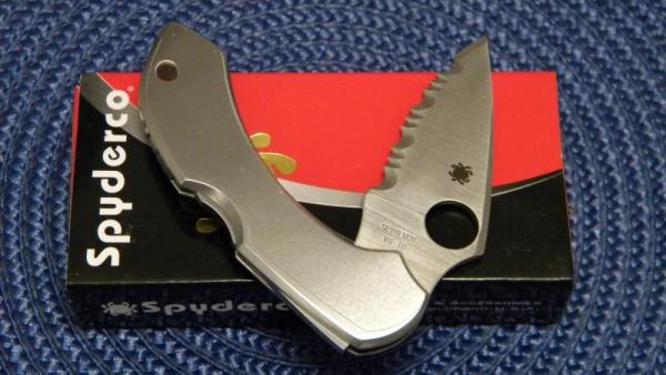 Spyderco VG-10 Seki-City Japan C28S Serrated Dragonfly Tactical Lockback Knife - NIB Spyderco VG-10 Seki-City Japan C28S Serrated Dragonfly Tactical Lockback Knife - NIB