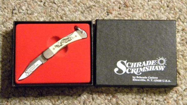 Schrade + USA 511SC Scrimshaw Mini Folding Lockback Knife c. 1986 - NIB Schrade + USA 511SC Scrimshaw Mini Folding Lockback Knife c. 1986 - NIB