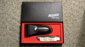Schrade USA SC508 Scrimshaw Folding Hunter Knife & Pouch c. 1980 - NIB