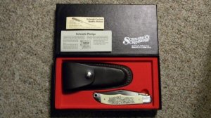Schrade USA SC500 Scrimshaw Linerlock Folding Hunter Knife & Pouch c. 1983 - NIB