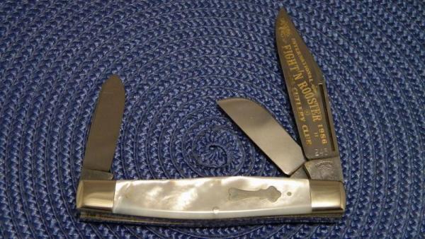 Fight'n Rooster Frank Buster Celebrated Cutlery Germany Pearl 1986 Large Stockman Club Knife Fight'n Rooster Frank Buster Celebrated Cutlery Germany Pearl 1986 Large Stockman Club Knife