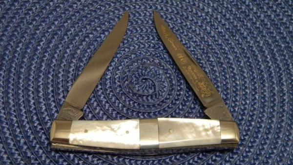 Fight'n Rooster Frank Buster Celebrated Cutlery Germany Pearl The Captain's Rooster Muskrat Knife Fight'n Rooster Frank Buster Celebrated Cutlery Germany Pearl The Captain's Rooster Muskrat Knife