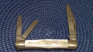 Robeson Shuredge USA (by Queen Cut. Co.) Pearl Mastercraft Whittler Knife
