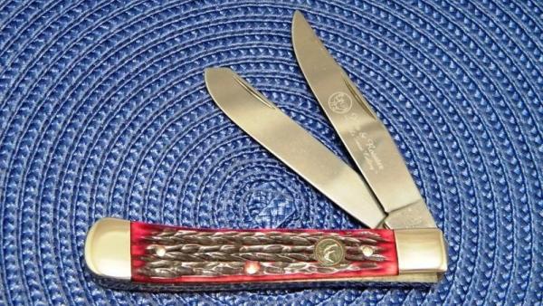 Hen and Rooster Bertram Cutlery Solingen Germany Red Bone 312BS Trapper Knife Hen and Rooster Bertram Cutlery Solingen Germany Red Bone 312BS Trapper Knife