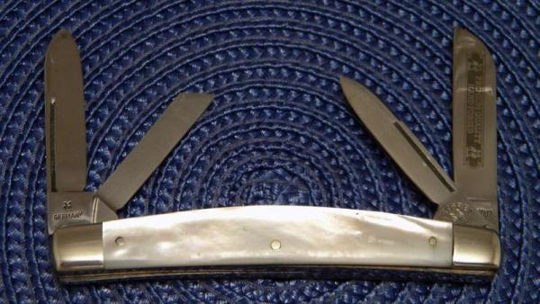 Kissing Crane Robt Klass Solingen Germany Pearl Hand Forged Congress Knife c.1970's Kissing Crane Robt Klass Solingen Germany Pearl Hand Forged Congress Knife c.1970's