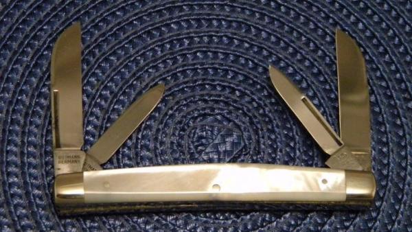 Hen & Rooster Gutmann Germany Pearl Congress Knife c.1970's Hen & Rooster Gutmann Germany Pearl Congress Knife c.1970's