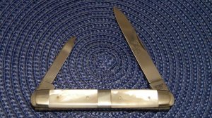 C. Lutters & Co. Lowenwerk Solingen Pearl 2 Blade Equal End Knife