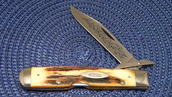 Case XX Stainless USA 3 Dot (1977) Stag 5111 1/2 Blue Scroll Knife Case XX Stainless USA 3 Dot (1977) Stag 5111 1/2 Blue Scroll Knife