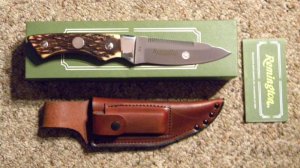 Remington UMC USA R6 Delrin Skinner Fixed Blade Sheath Knife - NIB 