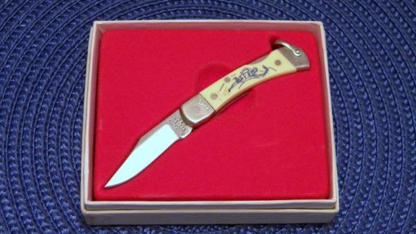 Schrade + USA 511-SC Los Angeles Olympics Scrimshaw Lockback Knife c. 1984 - NIB Schrade + USA 511-SC Los Angeles Olympics Scrimshaw Lockback Knife c. 1984 - NIB