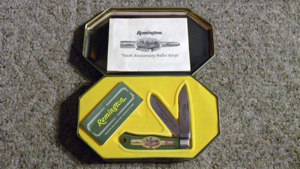 Remington 1992 R1123-A Bullet Trapper Tenth Anniversary Knife in Presentation Tin - Mint Remington 1992 R1123-A Bullet Trapper Tenth Anniversary Knife in Presentation Tin - Mint