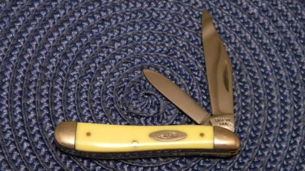 Case XX USA 10 Dot (1970) Yellow 3220 Peanut Knife Case XX USA 10 Dot (1970) Yellow 3220 Peanut Knife